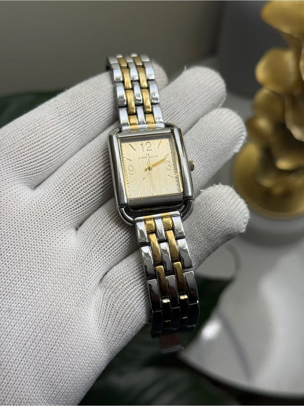 Anne Klein elegant anne